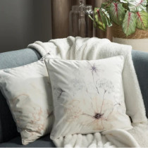 Zamatová obliečka na vankúš VELVET 127 bežová s kvetinovým motívom Zamatová obliečka na vankúš VELVET 127 bežová s kvetinovým motívom