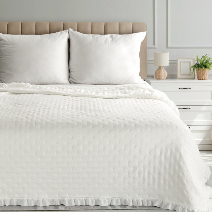 Romantický prehoz LIBI krémový s volánikmi - 170x210cm