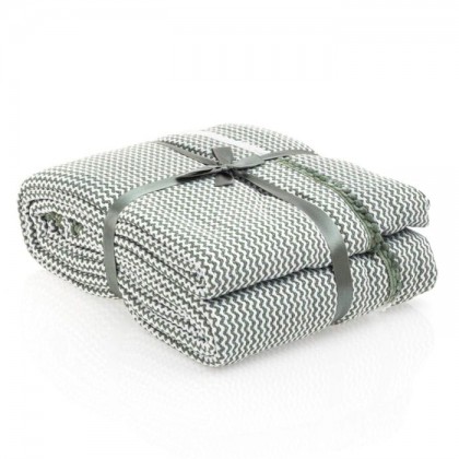 Jemný tkaný prehoz na pohovku aj posteľ COMFORT s brmbolcom olivový 220x230  cm