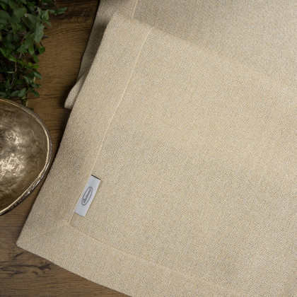 STELLA 1 šerpa 40x180 cm so štruktúrou plátna pretkávanej striebornou niťou STELLA 1 šerpa 40x180 cm so štruktúrou plátna pretkávanej striebornou niťou