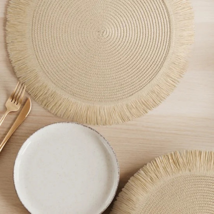 Okrúhle pletené prestieranie BOHO 1 so strapcami béžové Okrúhle pletené prestieranie BOHO 1 so strapcami béžové