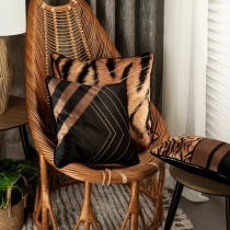 EWA MINGE MINGE 5 vankúš 30x50 cm z luxusného zamatu