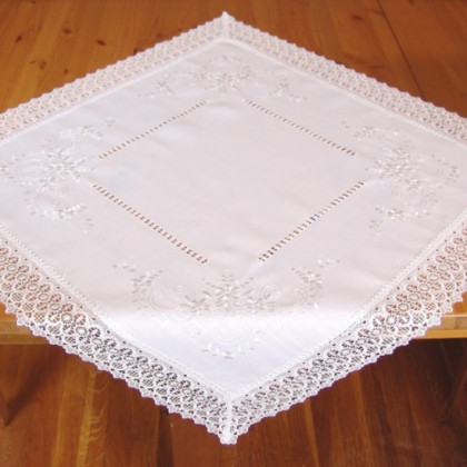 Biely obrus Vyšívaný 85x85 cm 704