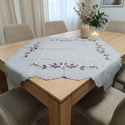 Vianočný obrus vyšívaný 85x85 cm - Šípky 0082/1
