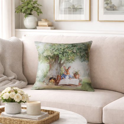 Zamatová obliečka na vankúš s jarným motívom Králiček Peter 12V Zamatová obliečka na vankúš s jarným motívom Králiček Peter 12V