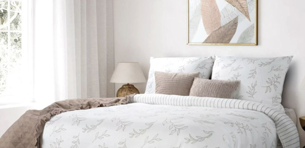 Harmónia v spálni: keď vzor stretne jemnú jednoduchosť