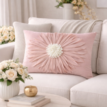 Zamatová obliečka na vankúš FLORES 3, 3D kvet pudrový Zamatová obliečka na vankúš FLORES 3, 3D kvet pudrový