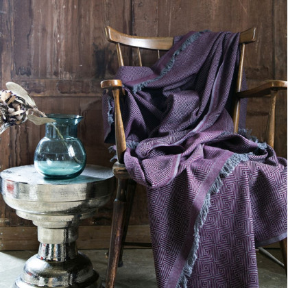 Jemný tkaný prehoz na pohovku aj posteľ ELITE slivkový 170x240 cm