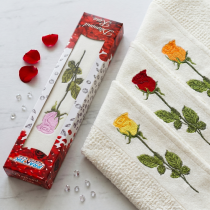Darčekový uterák ruža ružová v krabičke Darčekový uterák ruža ružová v krabičke
