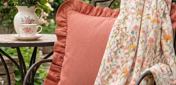 Premeňte terasu na oázu pokoja s útulnými textíliami | Evenit