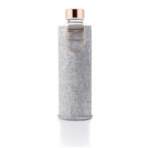 Sklenená fľaša EQUA MISMATCH Rose Gold , 750 ml, plstený obal Sklenená fľaša EQUA MISMATCH Rose Gold , 750 ml, plstený obal